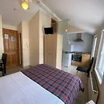 Studio To Let In Covent Garden With Kitchen
