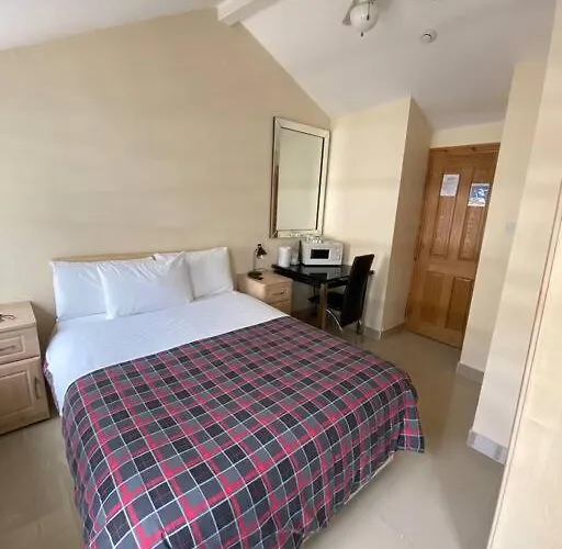 Studio To Let In Covent Garden With Kitchen